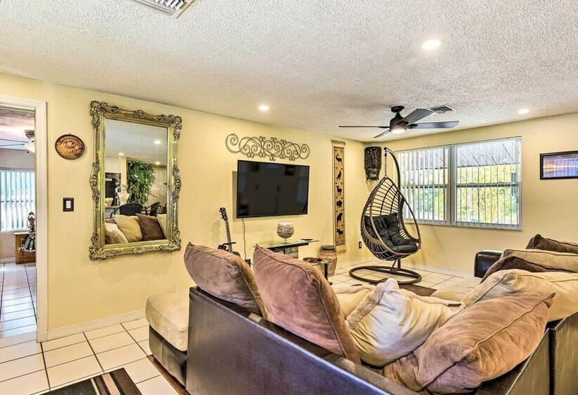 Unique Nokomis Home ~ 2 Mi To Beach Access!