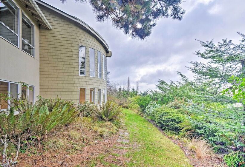 Unique Port Ludlow Home W/ 3 Decks & Hot Tub!