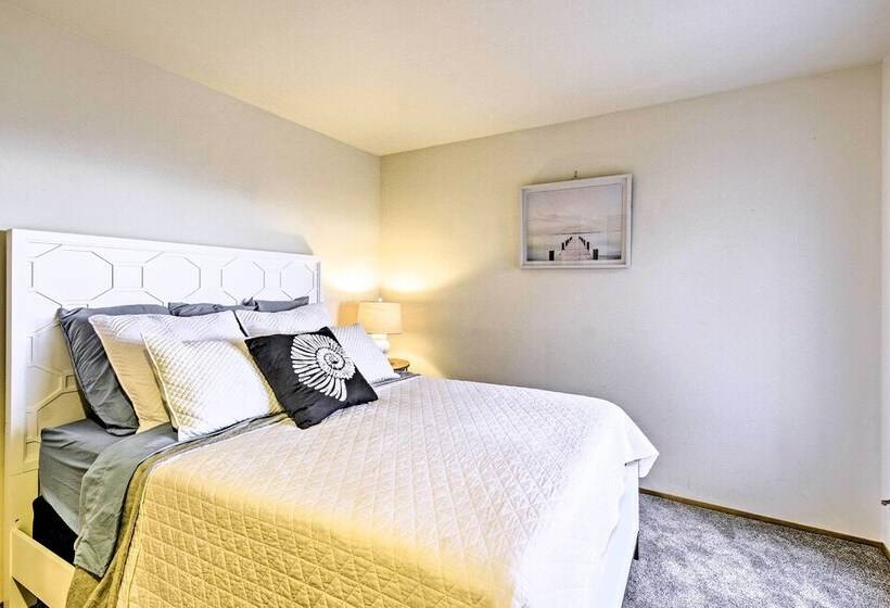 Unique Port Ludlow Home W/ 3 Decks & Hot Tub!