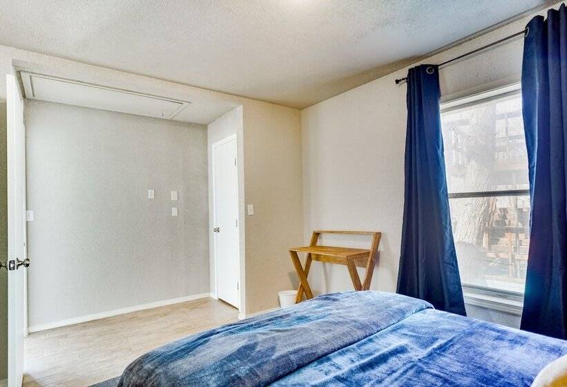 Updated Buffalo Springs House On The Lake!