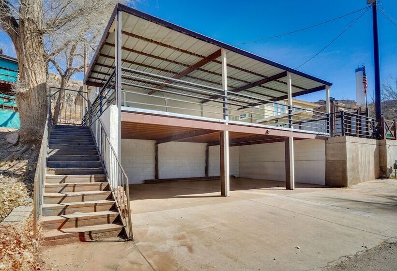 Updated Buffalo Springs House On The Lake!