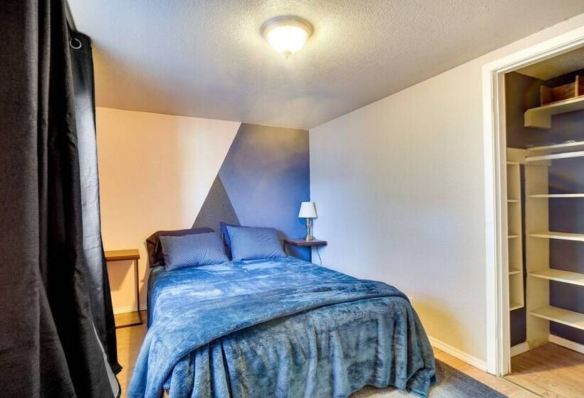 Updated Buffalo Springs House On The Lake!