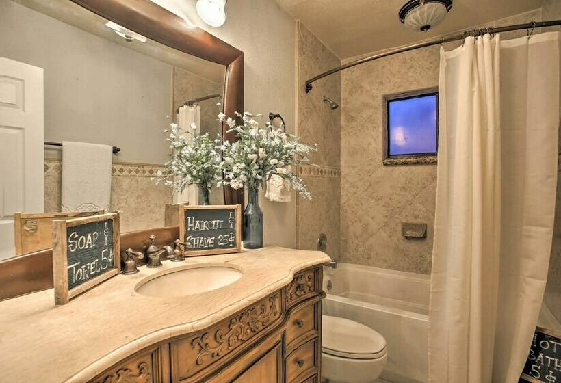 Updated Home With Pool < 9 Miles To Pompano Beach!