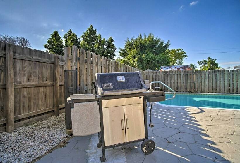 Updated Home With Pool < 9 Miles To Pompano Beach!