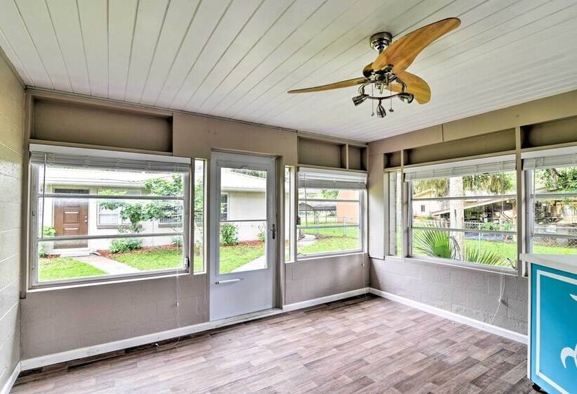 Updated Rustic Yankeetown Home W/ Lanai & Dock