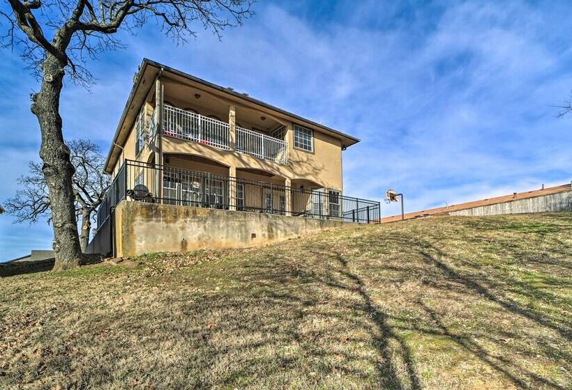 Upscale Home W/ Views & Game Room!