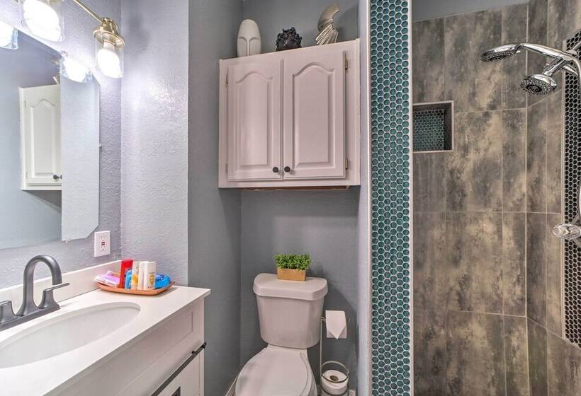 Upscale Home W/ Views & Game Room!