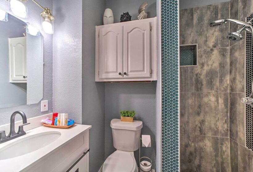 Upscale Home W/ Views & Game Room!