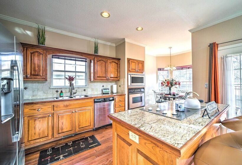 Upscale Home W/ Views & Game Room!