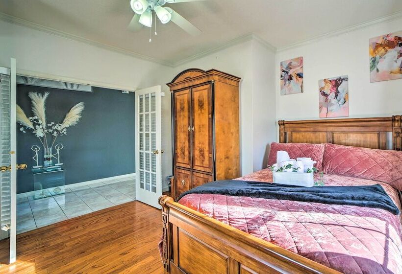 Upscale Home W/ Views & Game Room!