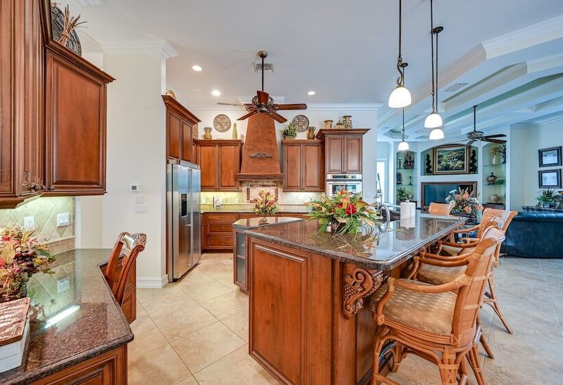 Upscale Marco Island Home W/ Pool, 1 Mi To Beach