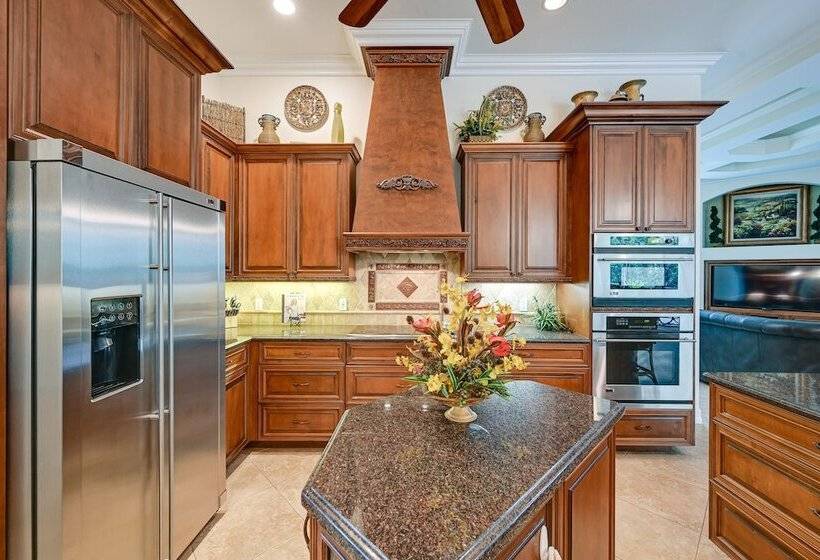 Upscale Marco Island Home W/ Pool, 1 Mi To Beach