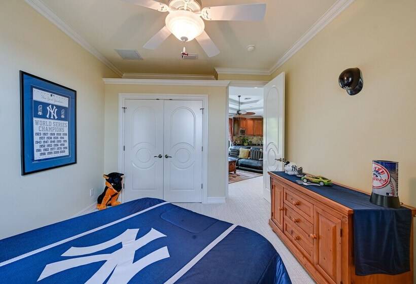 Upscale Marco Island Home W/ Pool, 1 Mi To Beach