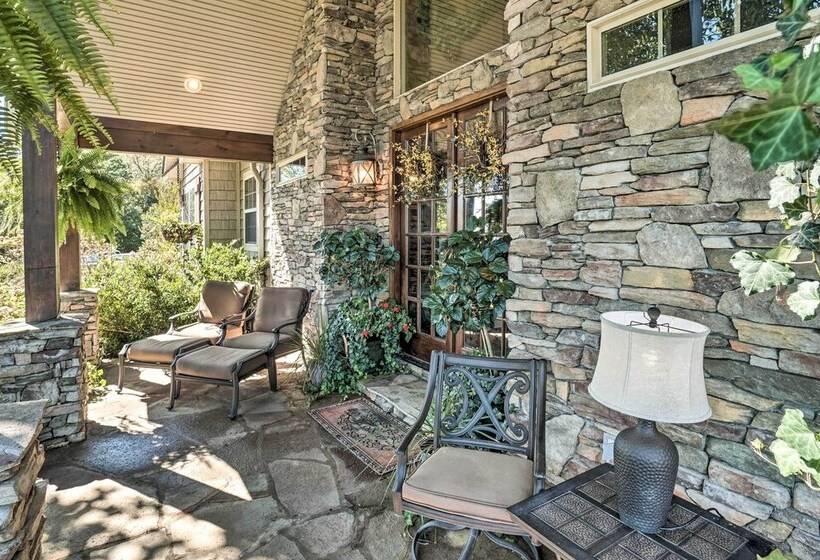 Upscale Mountain Escape W/ View, 10 Mi To Dwtn!