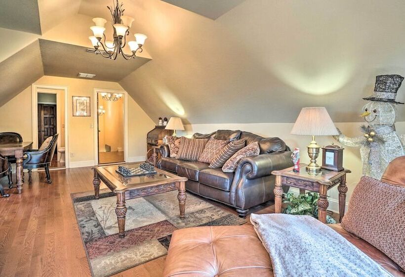 Upscale Mountain Escape W/ View, 10 Mi To Dwtn!