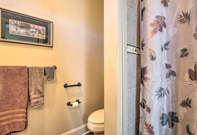 Upscale Mountain Escape W/ View, 10 Mi To Dwtn!