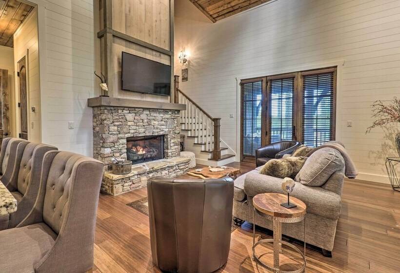 Hike, Fish & Relax: Rural Craftsman In Glenville!