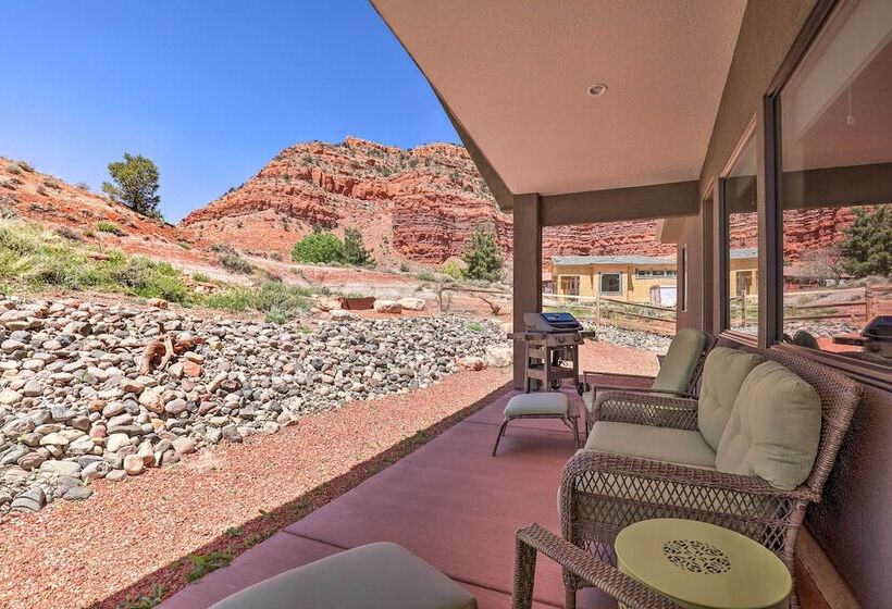 Kanabin  Near Zion Np: Luxe Home W/ Fire Pit!