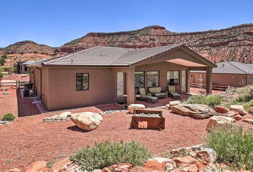Kanabin  Near Zion Np: Luxe Home W/ Fire Pit!