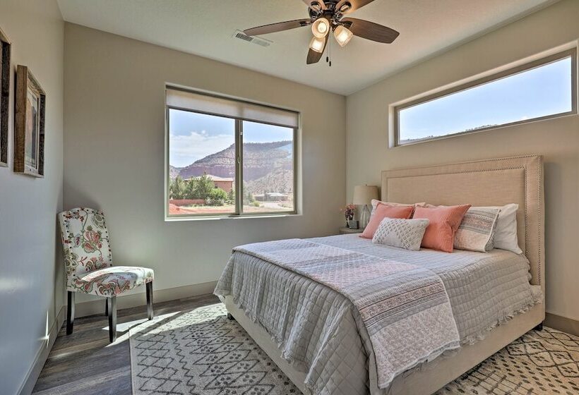 Kanabin  Near Zion Np: Luxe Home W/ Fire Pit!