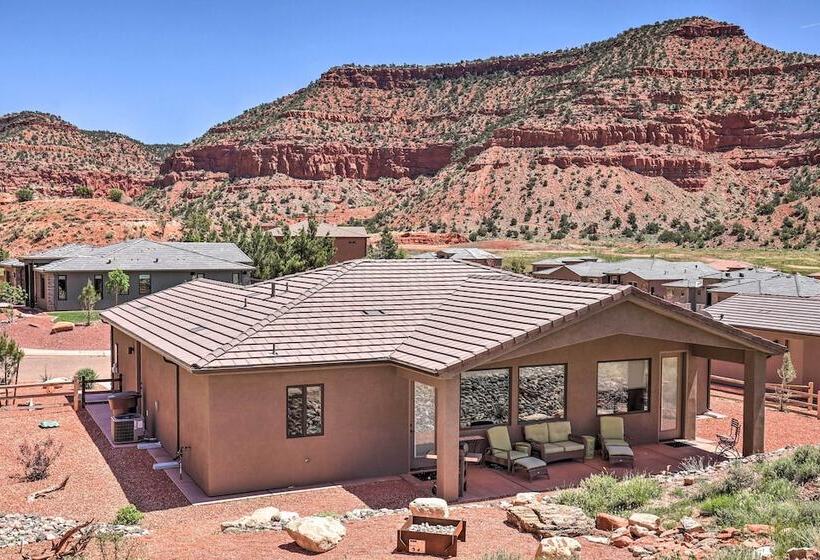 Kanabin  Near Zion Np: Luxe Home W/ Fire Pit!