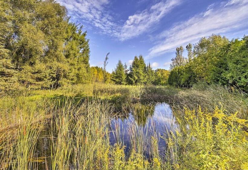 Valders Log Home Near Eea Air Show & Sheboygan!