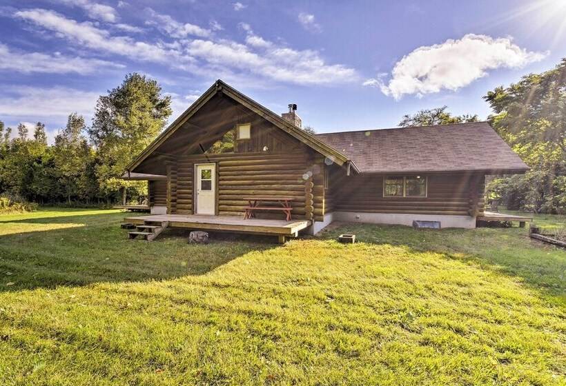 Valders Log Home Near Eea Air Show & Sheboygan!