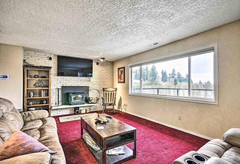Vancouver Home W/ Hot Tub < 15 Mi To Portland!