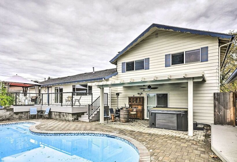 Vancouver Home W/ Hot Tub < 15 Mi To Portland!