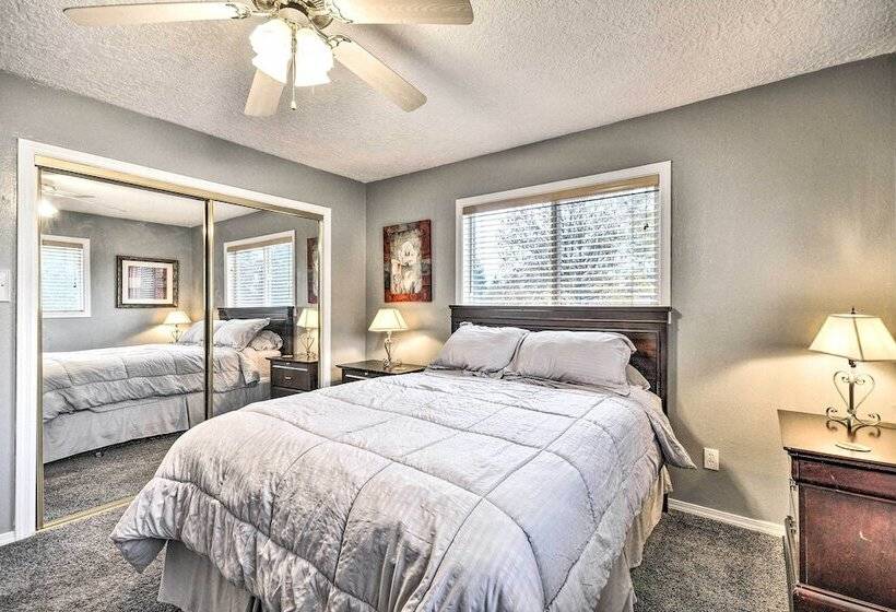 Vancouver Home W/ Hot Tub < 15 Mi To Portland!