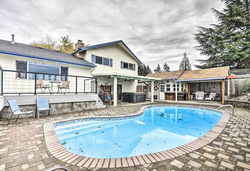 Vancouver Home W/ Hot Tub < 15 Mi To Portland!
