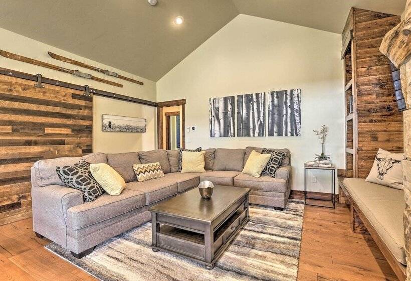 Walk To Main St & Marina: Grand Lake Cabin!