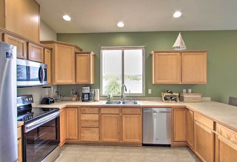 Waterfront Allyn Home With Fire Pit + 2 Kayaks!