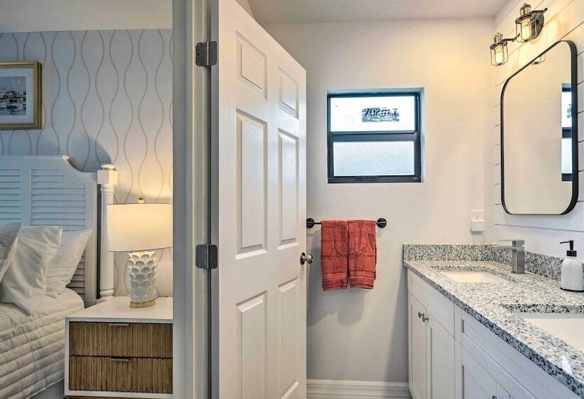 Waterfront Cape Coral Retreat W/ Heated Pool!