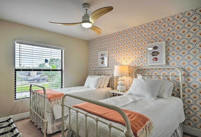 Waterfront Cape Coral Retreat W/ Heated Pool!