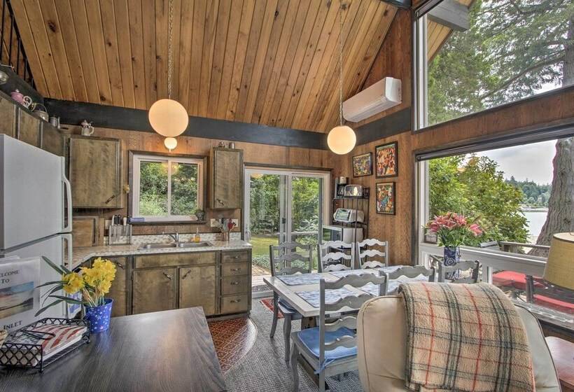 Waterfront Cabin W/ Fire Pit In Gig Harbor!