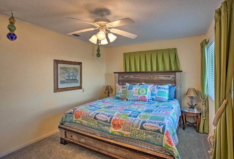 Dock & Fire Pit: Waterfront Cedar Creek Lake Home