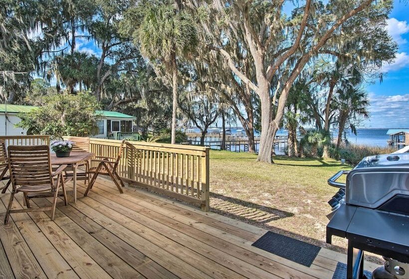 2 Living Rooms: Crescent City Home