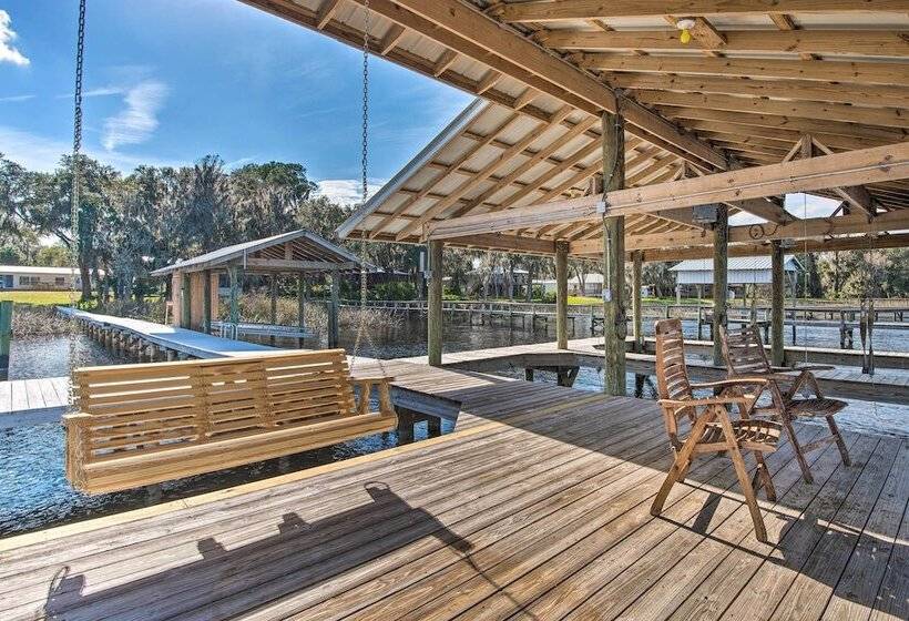 2 Living Rooms: Crescent City Home