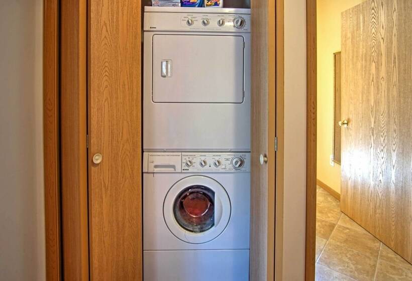 Waterfront Vandalia House W/ Dock On Donnell Lake!