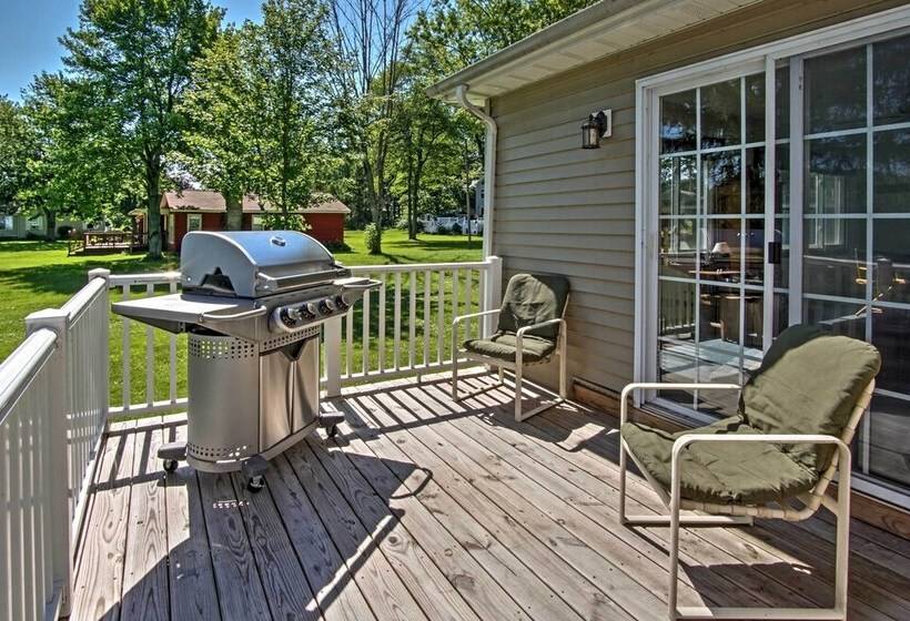 Waterfront Vandalia House W/ Dock On Donnell Lake!