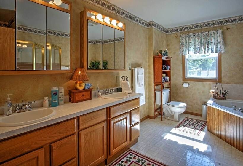 Waterfront Vandalia House W/ Dock On Donnell Lake!