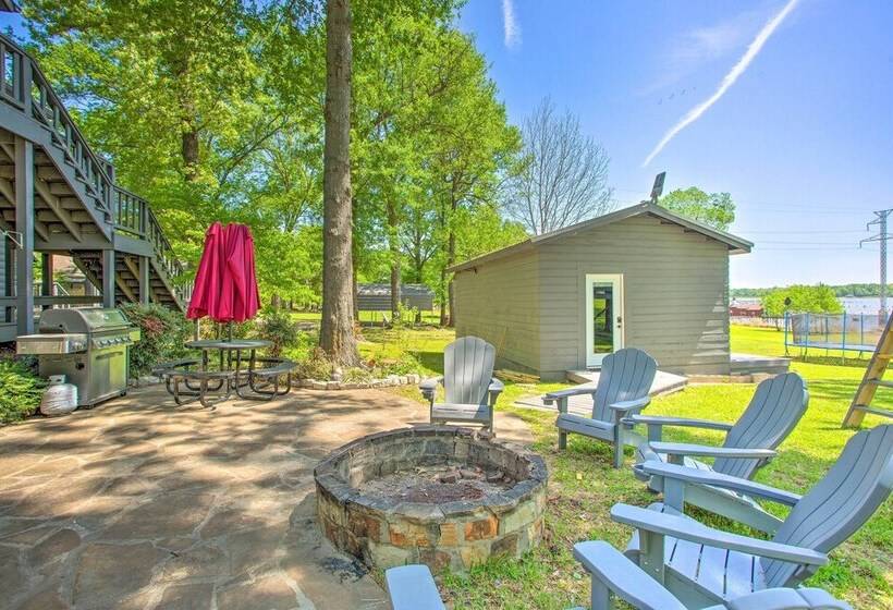 Waterfront Yantis Retreat W/ Deck & Zipline!