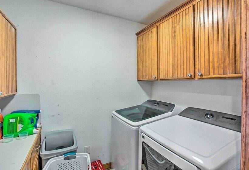 Waterfront Yantis Retreat W/ Deck & Zipline!