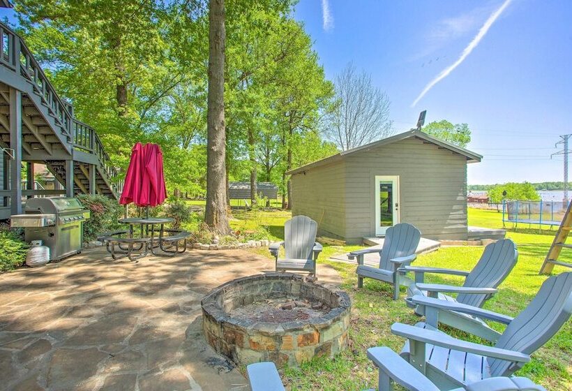 Waterfront Yantis Retreat W/ Deck & Zipline!