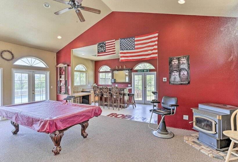 Weaverville Family Home: Mtn Views & Fire Pit