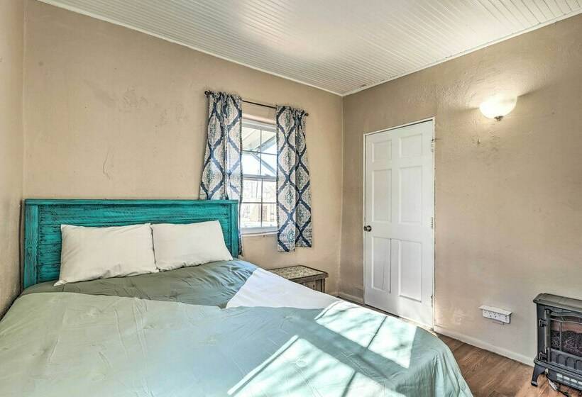 Welcoming Albuquerque Home Near Old Town!