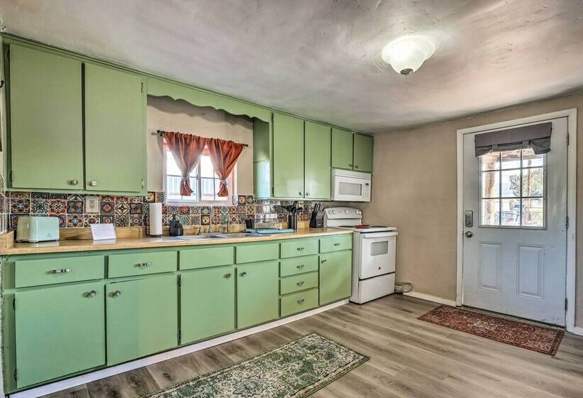 Welcoming Albuquerque Home Near Old Town!