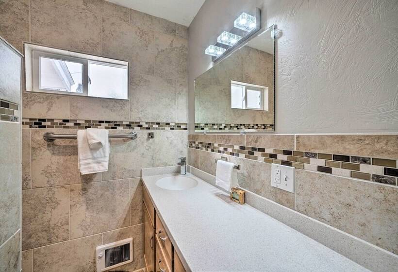 Well Equipped Cody Cottage: 2 Miles To Cody Rodeo!