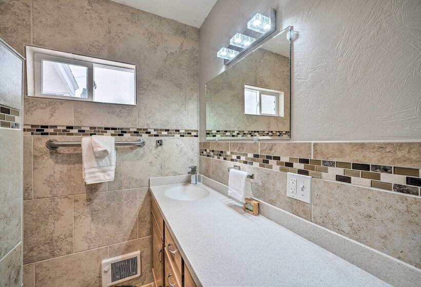 Well Equipped Cody Cottage: 2 Miles To Cody Rodeo!